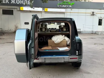 BYD Yangwang U8 2024 года за 90 000 000 тг. в Алматы – фото 5