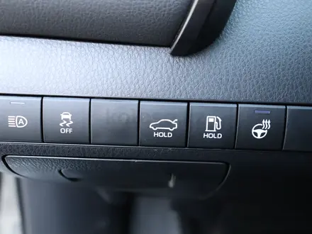 Toyota Camry Prestige 2023 года за 14 590 000 тг. в Астана – фото 18
