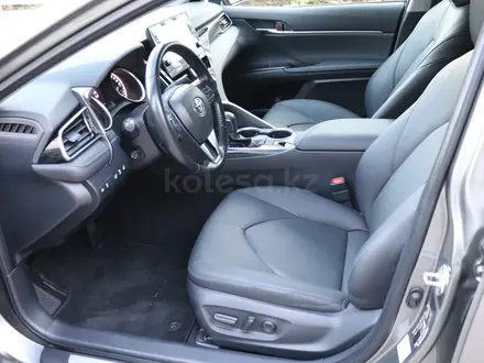 Toyota Camry Prestige 2023 года за 14 590 000 тг. в Астана – фото 19
