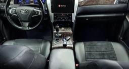 Toyota Camry 2015 годаүшін8 800 000 тг. в Актобе – фото 4
