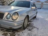 Mercedes-Benz E 200 1999 годаүшін2 500 000 тг. в Астана