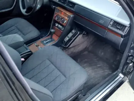 Mercedes-Benz E 280 1995 года за 3 500 000 тг. в Алматы – фото 25