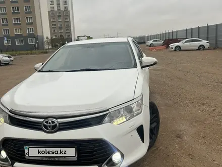 Toyota Camry 2015 года за 10 500 000 тг. в Астана – фото 2