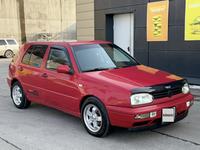 Volkswagen Golf 1994 годаүшін1 950 000 тг. в Алматы