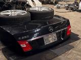 Крышка багажника на Mercedes w212/мерс 212 за 5 000 тг. в Алматы – фото 2