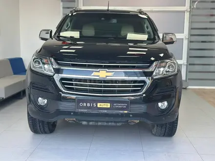 Chevrolet TrailBlazer 2020 года за 9 390 000 тг. в Атырау – фото 2