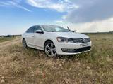 Volkswagen Passat 2014 года за 4 300 000 тг. в Атырау