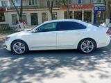 Volkswagen Passat 2014 года за 4 300 000 тг. в Атырау – фото 3