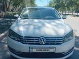 Volkswagen Passat 2014 года за 4 300 000 тг. в Атырау – фото 5