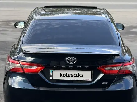 Toyota Camry 2019 года за 10 200 000 тг. в Алматы – фото 2