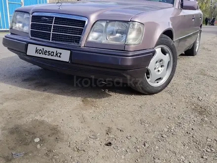 Mercedes-Benz E 220 1993 года за 2 000 000 тг. в Талдыкорган – фото 2