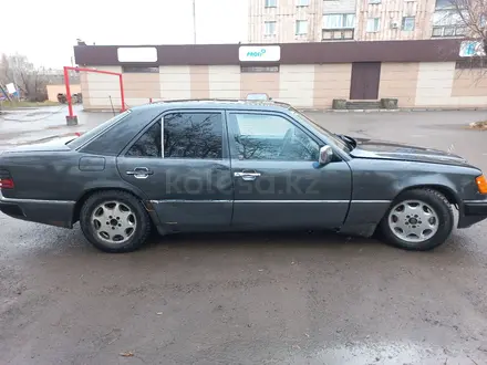 Mercedes-Benz E 200 1992 года за 1 250 000 тг. в Караганда – фото 7