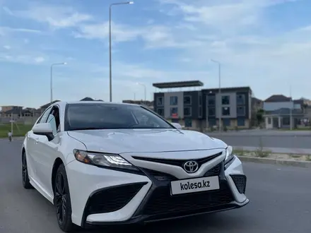 Toyota Camry 2019 года за 11 700 000 тг. в Шымкент