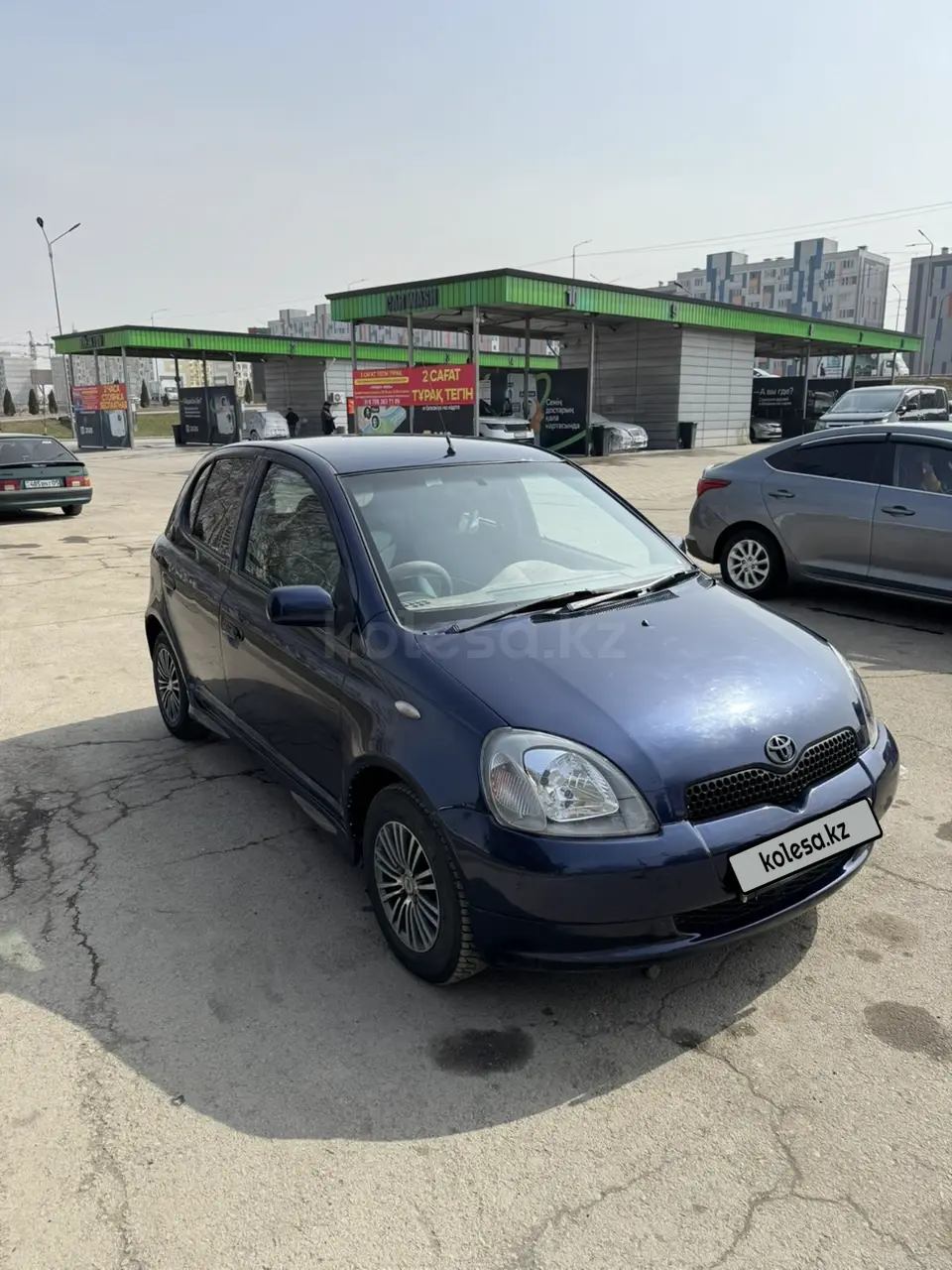 Toyota Vitz, 2000