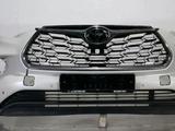 Бампер переднее на toyota за 20 000 тг. в Алматы
