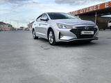 Hyundai Elantra 2019 года за 8 950 000 тг. в Атырау – фото 2