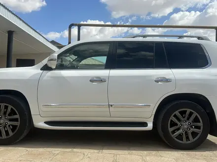 Lexus LX 570 2014 года за 30 000 000 тг. в Актау