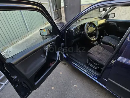 Volkswagen Golf 1995 года за 1 700 000 тг. в Алматы – фото 14
