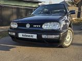 Volkswagen Golf 1995 годаүшін1 700 000 тг. в Алматы