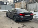 BMW 520 2022 года за 23 900 000 тг. в Алматы – фото 4