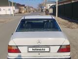 Mercedes-Benz E 200 1990 года за 930 000 тг. в Кызылорда – фото 2