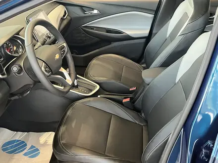Chevrolet Onix Premier 2 2026 года за 7 990 000 тг. в Костанай – фото 18