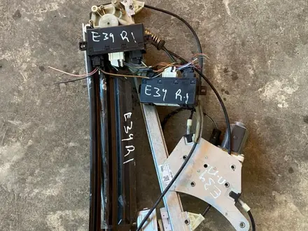 Привозная стекло подъёмник на BMW E39 за 20 000 тг. в Астана
