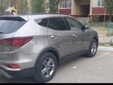 Hyundai Santa Fe 2017 годаүшін8 800 000 тг. в Актобе – фото 3