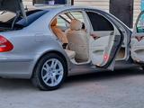 Mercedes-Benz E 240 2004 года за 6 000 000 тг. в Атбасар – фото 2