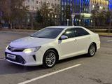 Toyota Camry 2015 года за 11 300 000 тг. в Актобе – фото 3