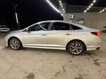 Hyundai Sonata 2020 года за 7 300 000 тг. в Шымкент – фото 2