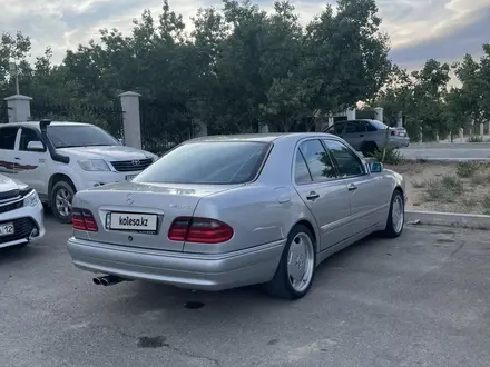 Mercedes-Benz E 55 AMG 1998 года за 7 500 000 тг. в Жанаозен – фото 4