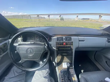 Mercedes-Benz E 320 1997 года за 4 444 444 тг. в Астана – фото 11