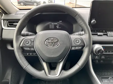 Toyota RAV4 2022 года за 17 446 000 тг. в Уральск – фото 13