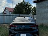 Hyundai Elantra 2019 года за 5 500 000 тг. в Уральск – фото 3