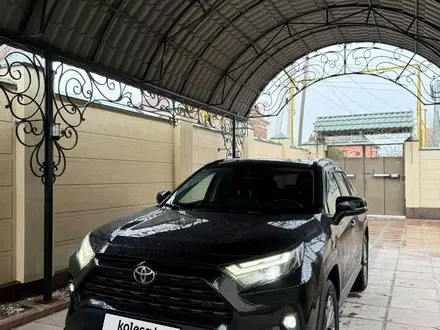 Toyota RAV4 2023 года за 17 500 000 тг. в Шымкент – фото 2