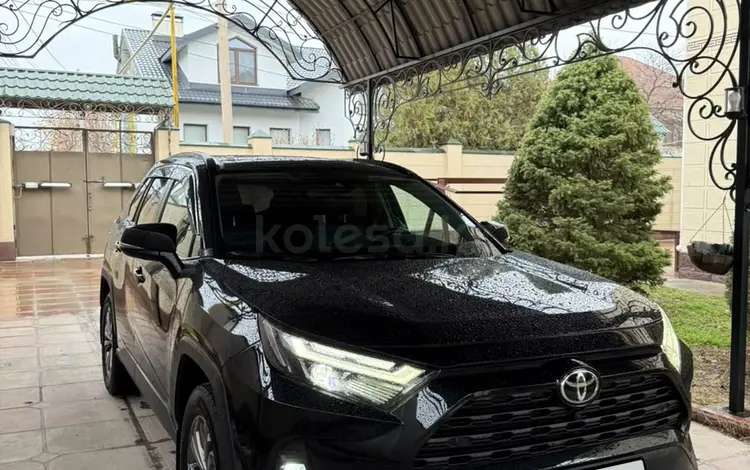 Toyota RAV4 2023 года за 17 500 000 тг. в Шымкент