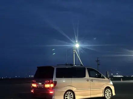 Toyota Alphard 2004 года за 7 800 000 тг. в Атырау