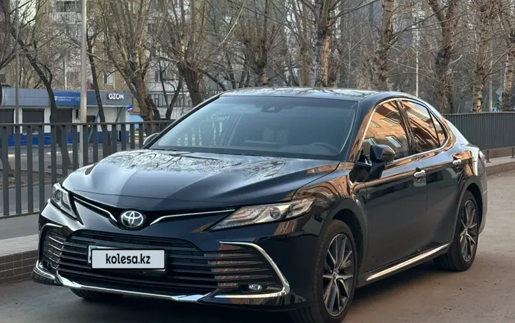 Toyota Camry 2023 года за 15 500 000 тг. в Павлодар