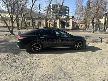 Toyota Camry 2023 года за 16 000 000 тг. в Павлодар – фото 2