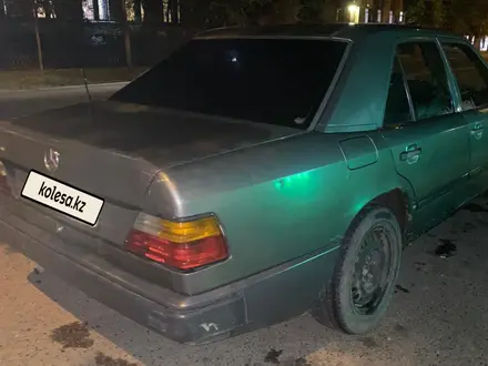 Mercedes-Benz E 230 1989 года за 900 000 тг. в Алматы – фото 2