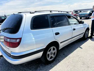 Toyota Carina E