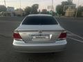 Toyota Camry 2004 года за 6 100 000 тг. в Туркестан – фото 2