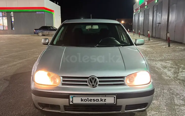 Volkswagen Golf 2002 годаfor1 000 000 тг. в Актобе