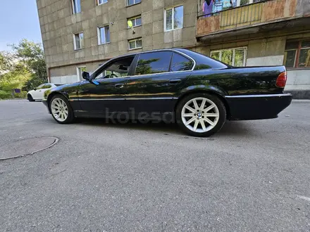 BMW 735 2000 года за 4 500 000 тг. в Алматы