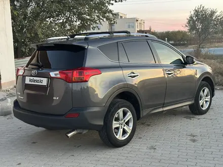 Toyota RAV4 2015 года за 10 850 000 тг. в Актау