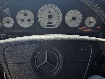 Mercedes-Benz S 500 1996 года за 3 300 000 тг. в Астана