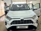 Toyota RAV4 2021 года за 21 500 000 тг. в Актобе – фото 4