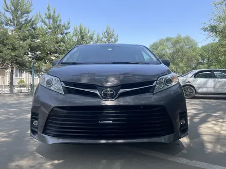 Toyota Sienna 2019 года за 17 300 000 тг. в Алматы – фото 4