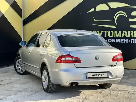 Skoda Superb 2013 года за 3 450 000 тг. в Атырау – фото 4